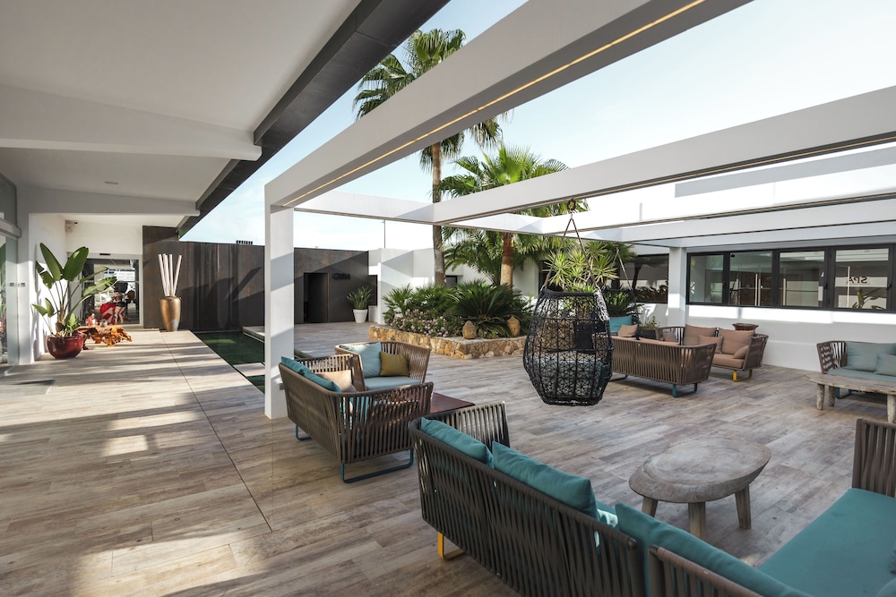 Ibiza Corso Hotel — Hotel building in Ibiza Town, Balearic Islands
