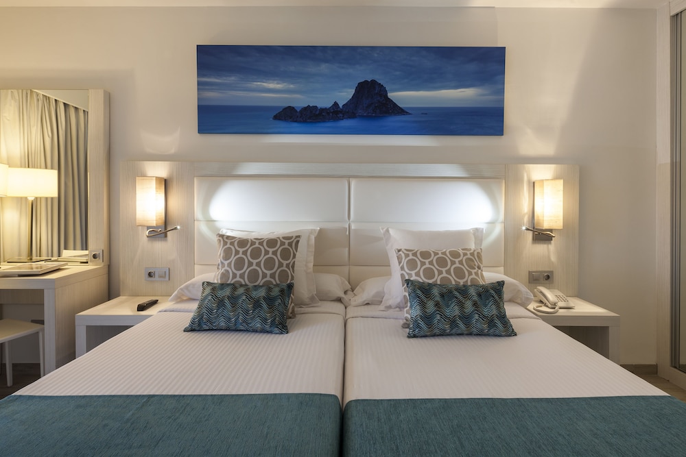 Ibiza Corso Hotel — Hotel rooms in Ibiza Town, Balearic Islands