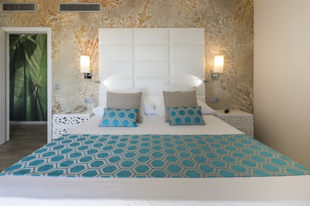 Ibiza Corso Hotel — Hotel rooms in Ibiza Town, Balearic Islands