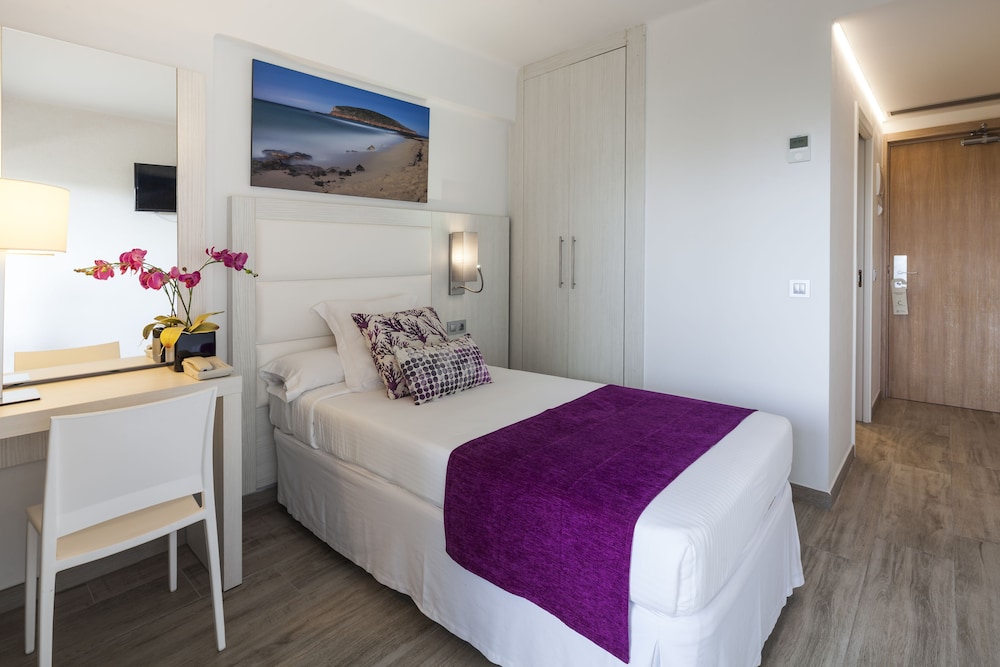 Ibiza Corso Hotel — Hotel rooms in Ibiza Town, Balearic Islands