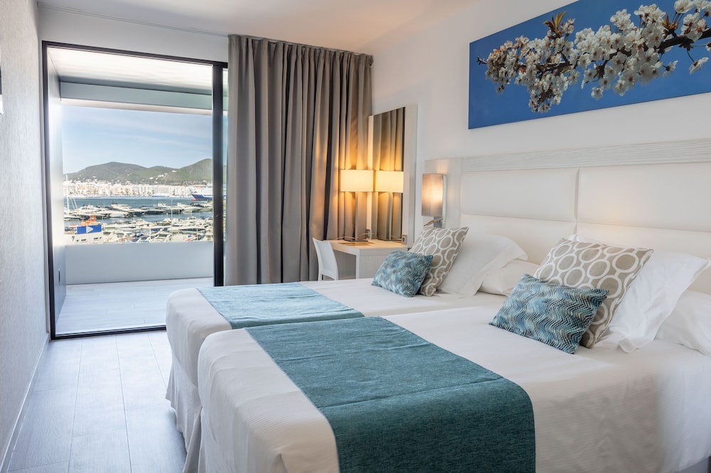 Ibiza Corso Hotel — Hotel rooms in Ibiza Town, Balearic Islands