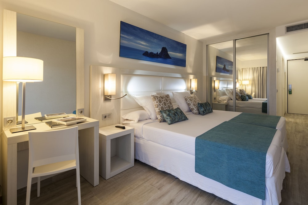 Ibiza Corso Hotel — Hotel rooms in Ibiza Town, Balearic Islands