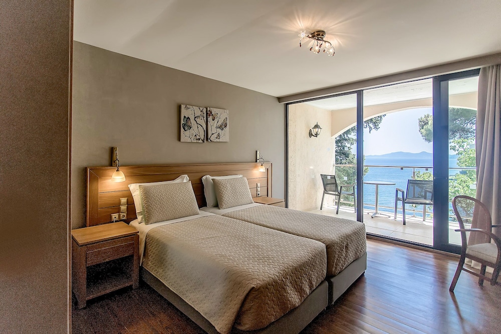Corfu Holiday Palace Hotel — Hotel rooms in Corfu Town, Ionian Islands