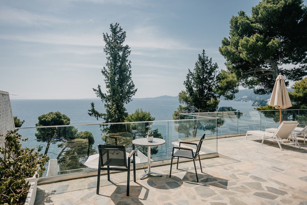 Corfu Holiday Palace Hotel — Hotel rooms in Corfu Town, Ionian Islands
