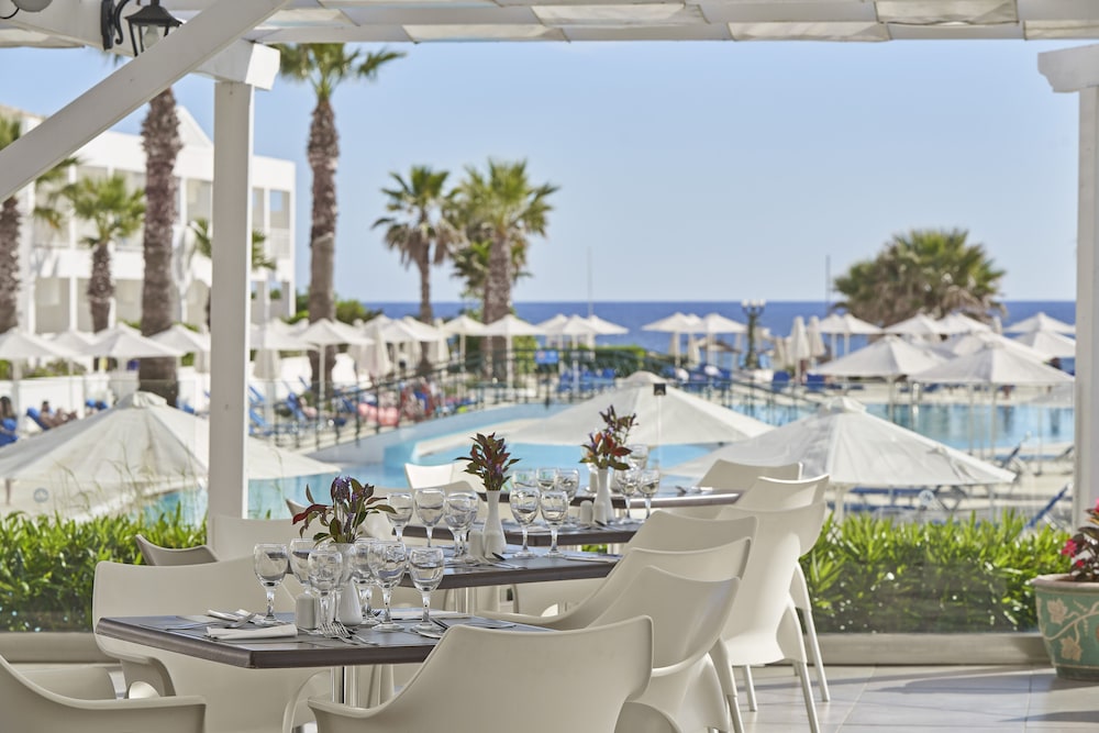 Sandy Beach Resort by Rizos Resorts - All inclusive — Restaurant & bars in Lefkimmi (Corfu), Ionian Islands