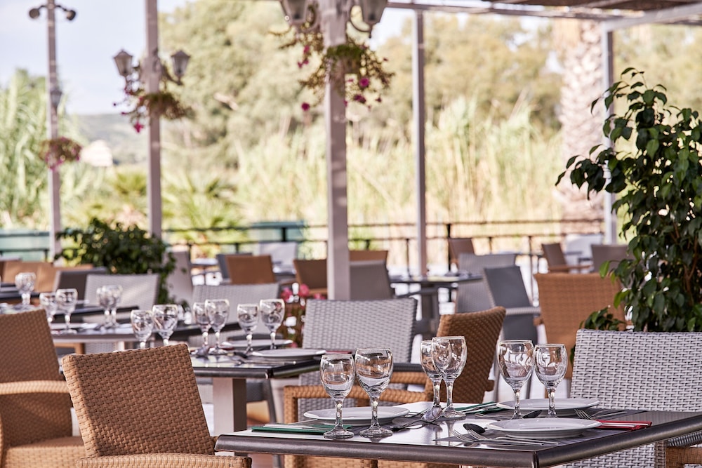 Sandy Beach Resort by Rizos Resorts - All inclusive — Restaurant & bars in Lefkimmi (Corfu), Ionian Islands