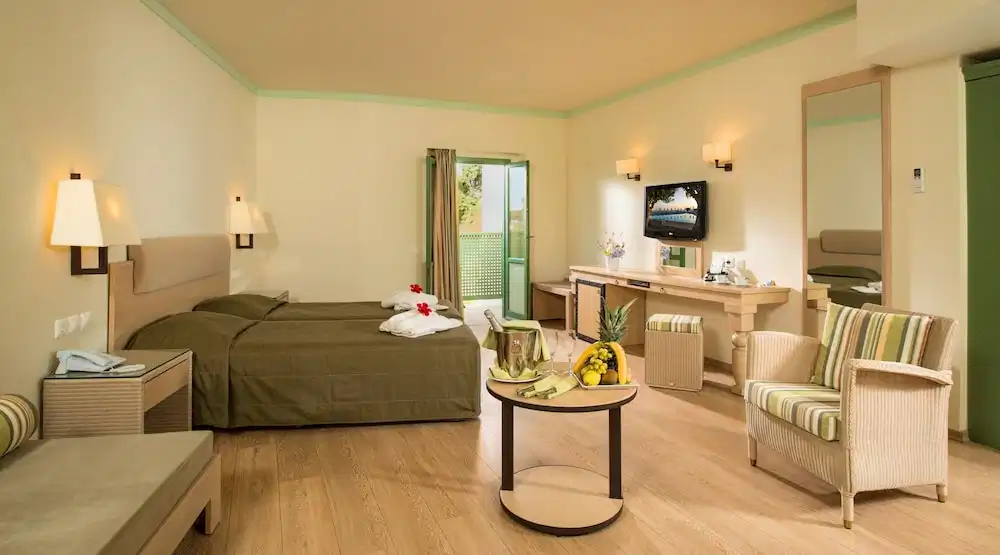 Silva Beach Hotel — Hotel rooms in Hersonissos