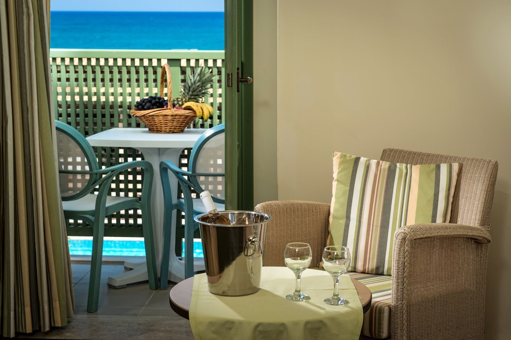 Silva Beach Hotel — Hotel rooms in Hersonissos