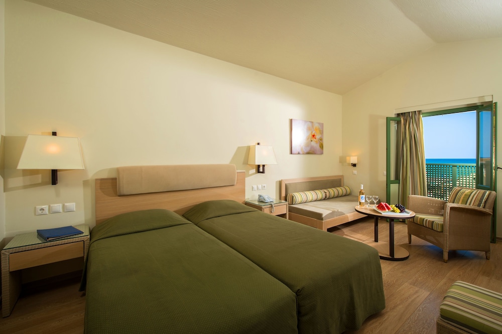 Silva Beach Hotel — Hotel rooms in Hersonissos