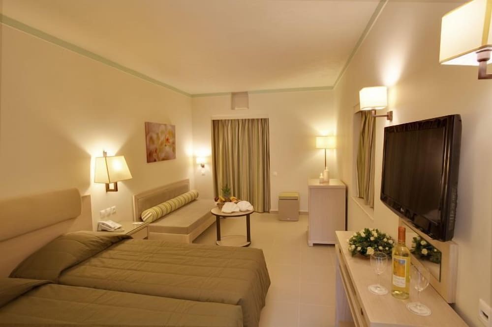 Silva Beach Hotel — Hotel rooms in Hersonissos