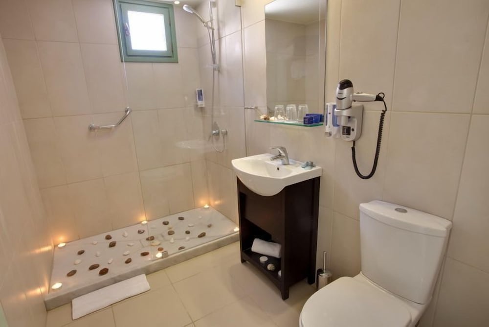 Silva Beach Hotel — Hotel rooms in Hersonissos