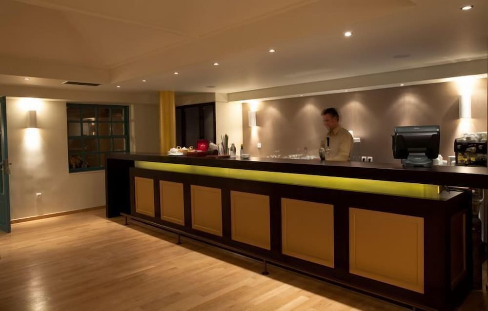 Silva Beach Hotel — Restaurant & bars in Hersonissos