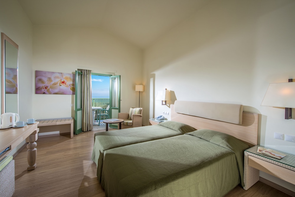 Silva Beach Hotel — Hotel rooms in Hersonissos
