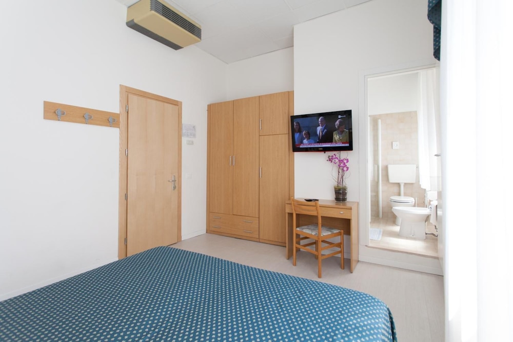 Hotel Marina — Hotel rooms in Jesolo, Veneto