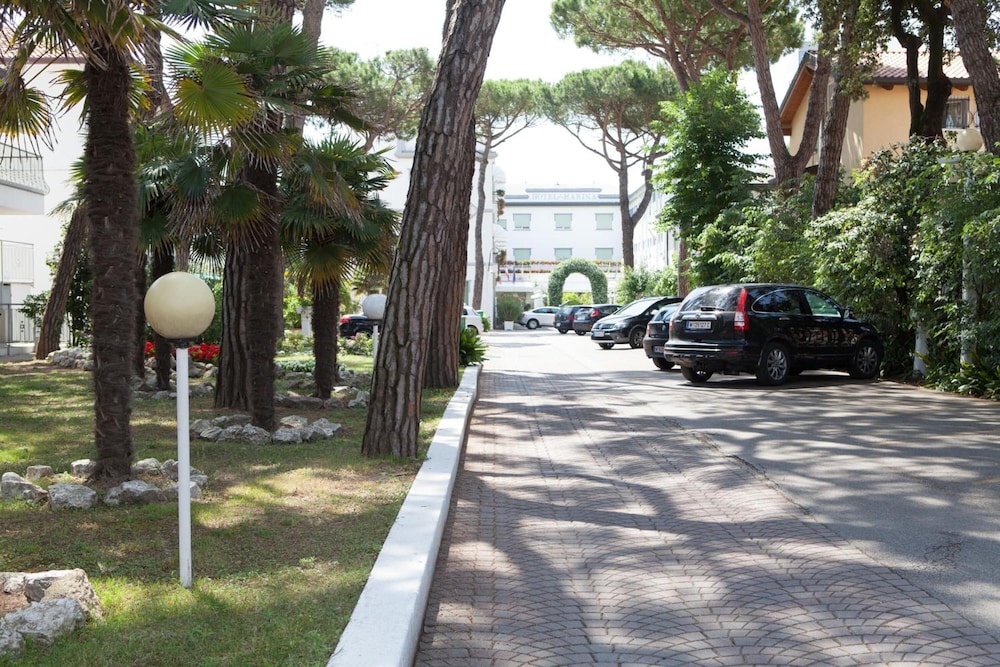 Hotel Marina — Hotel building in Jesolo, Veneto
