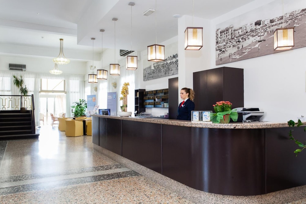 Hotel Marina — Hotel building in Jesolo, Veneto