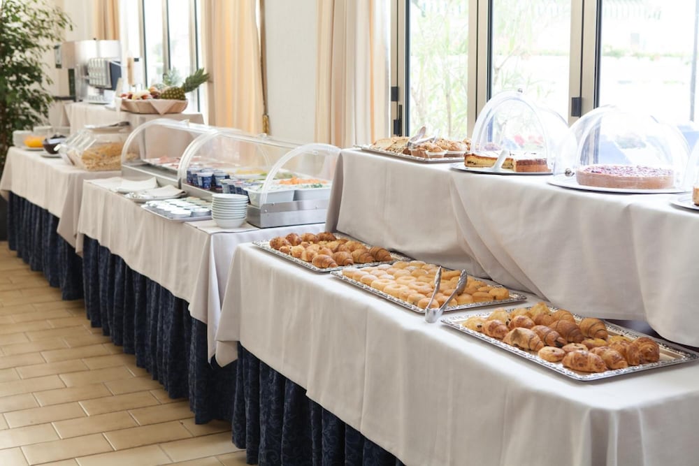 Hotel Marina — Restaurant & bars in Jesolo, Veneto