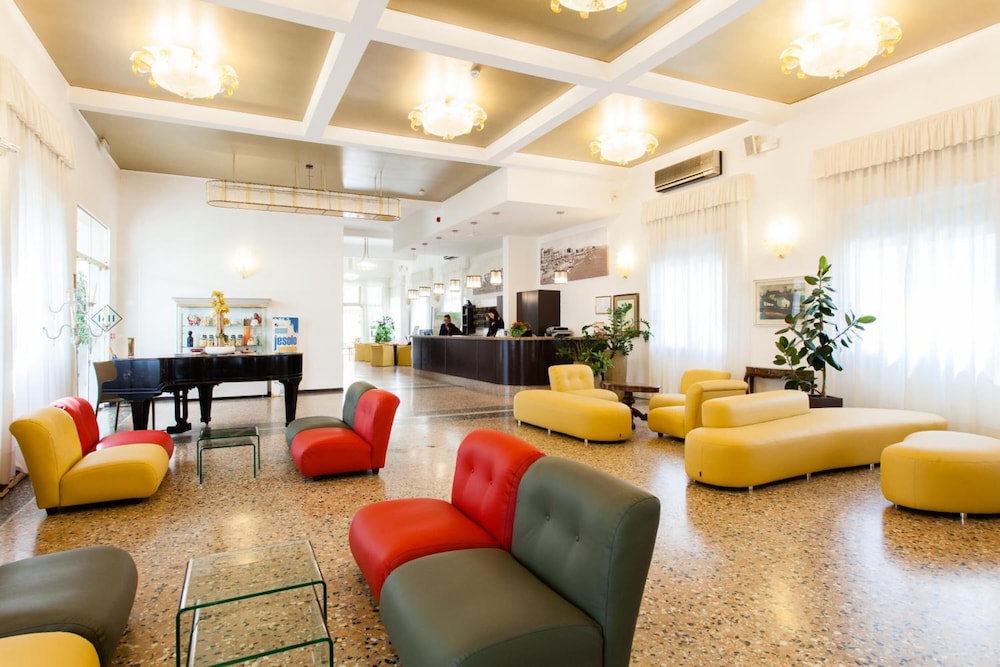 Hotel Marina — Hotel building in Jesolo, Veneto