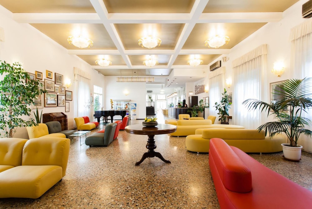 Hotel Marina — Hotel building in Jesolo, Veneto