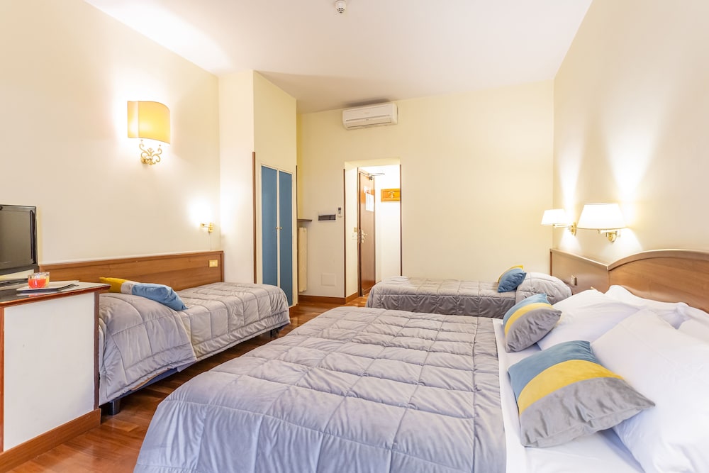 Hotel Medici — Hotel rooms in Rome, Lazio