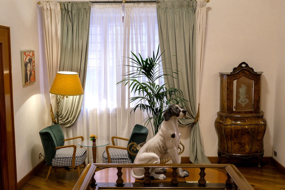 Hotel Medici — Hotel rooms in Rome, Lazio