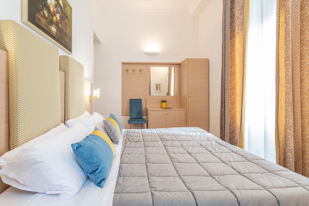 Hotel Medici — Hotel rooms in Rome, Lazio