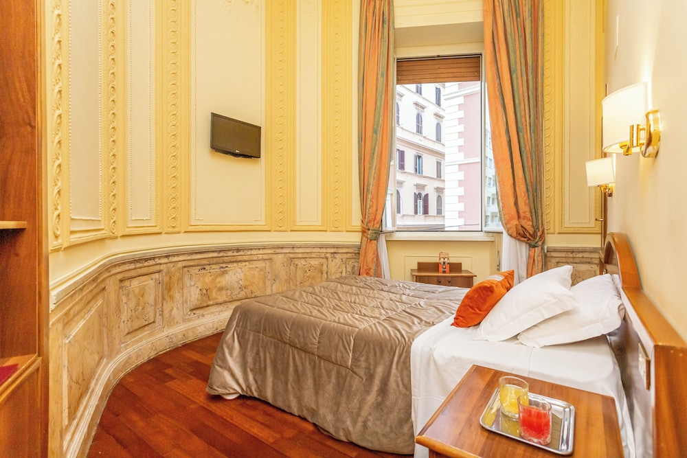 Hotel Medici — Hotel rooms in Rome, Lazio