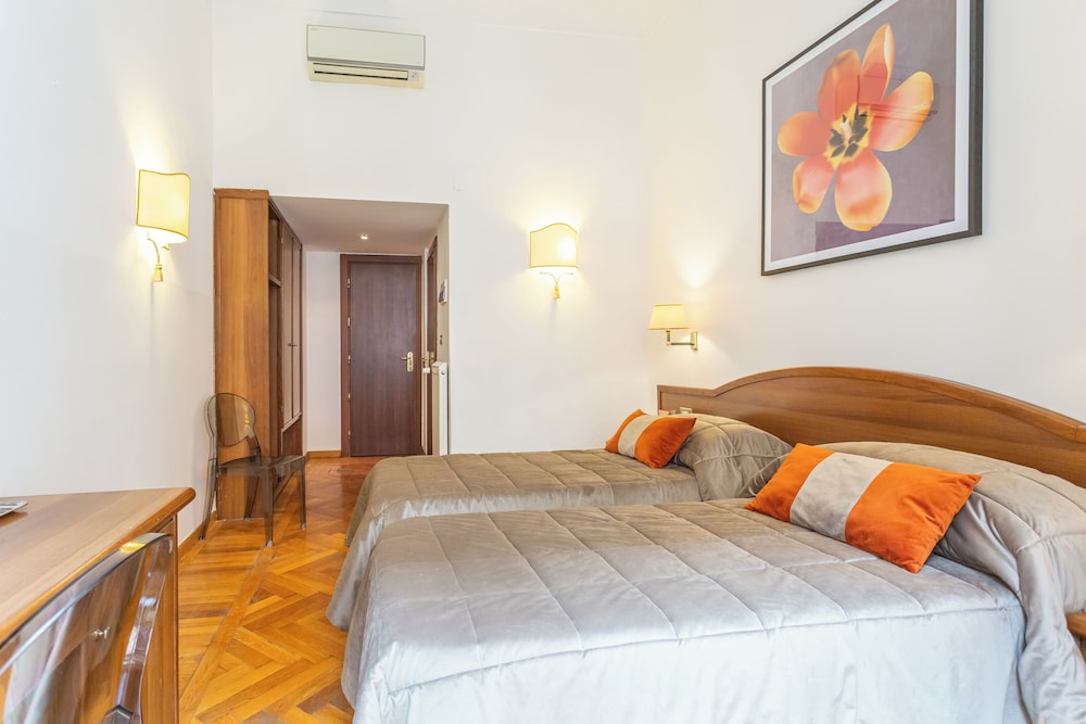 Hotel Medici — Hotel rooms in Rome, Lazio