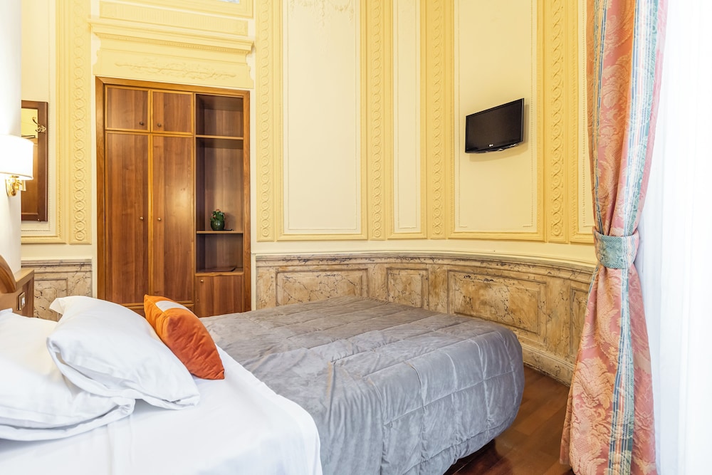 Hotel Medici — Hotel rooms in Rome, Lazio