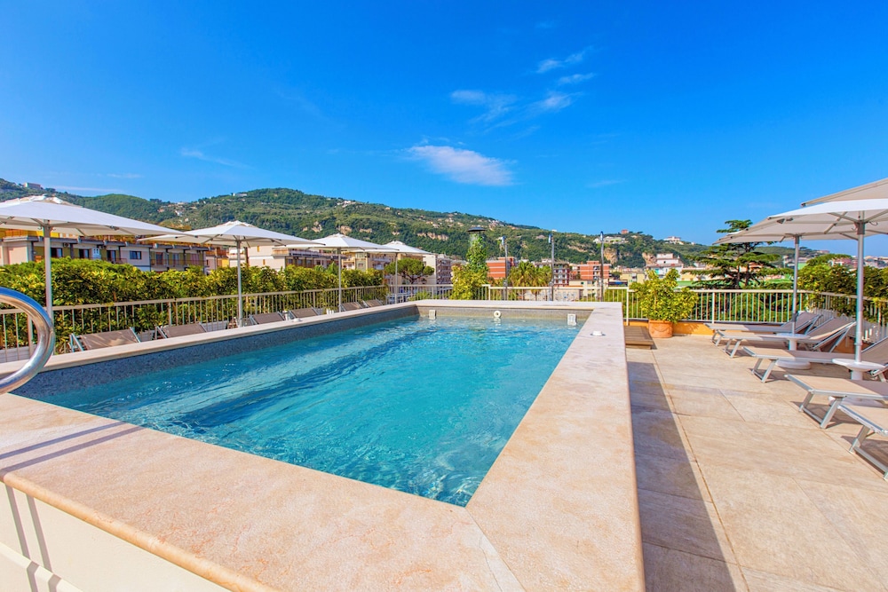 Hotel Michelangelo — Swimming pool in Sorrento, Campania