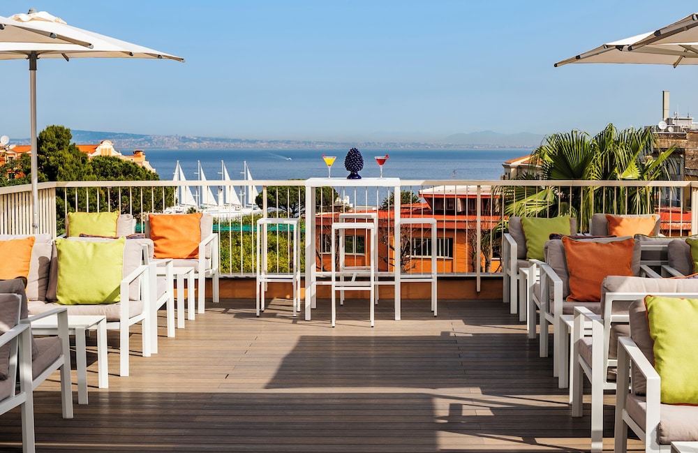 Hotel Michelangelo — Restaurant & bars in Sorrento, Campania
