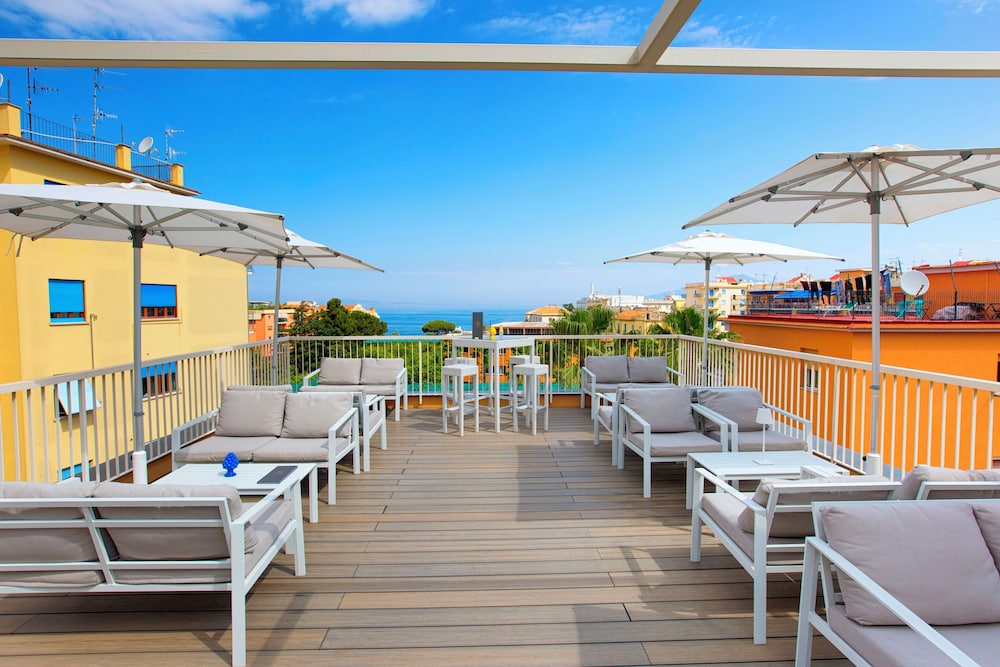 Hotel Michelangelo — Restaurant & bars in Sorrento, Campania