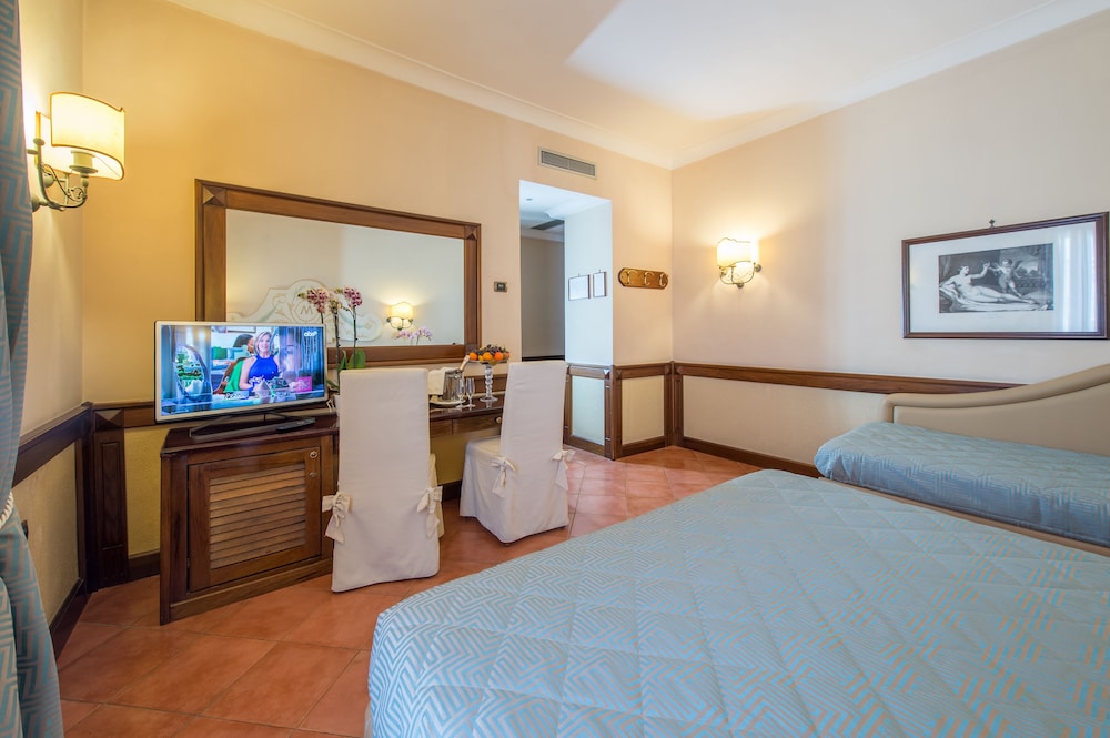 Hotel Michelangelo — Hotel rooms in Sorrento, Campania