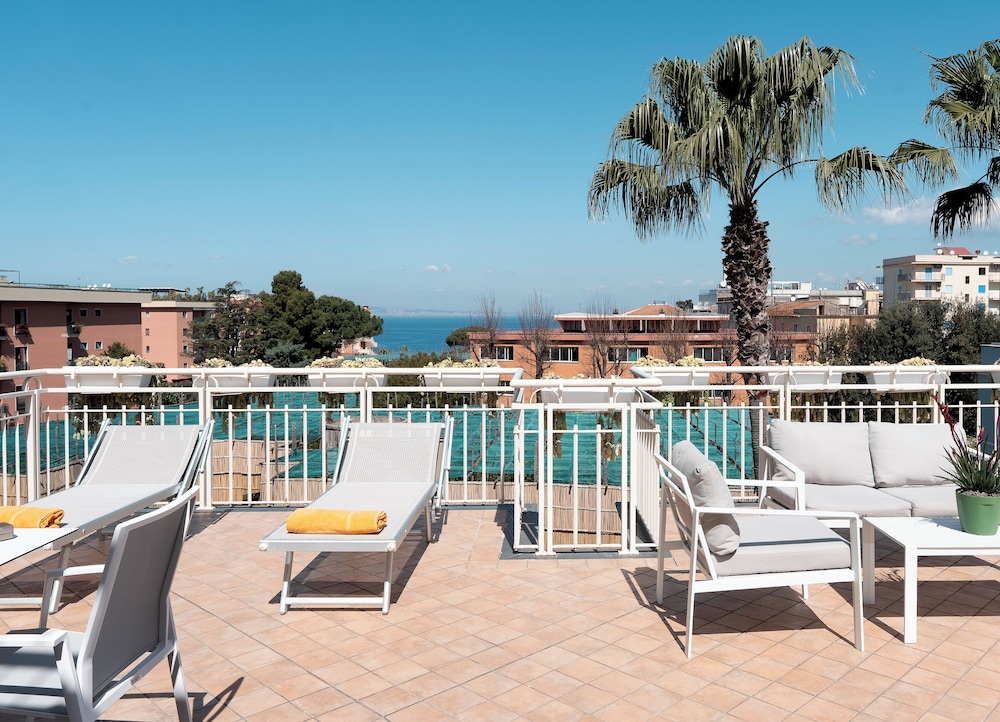 Hotel Michelangelo — Hotel building in Sorrento, Campania