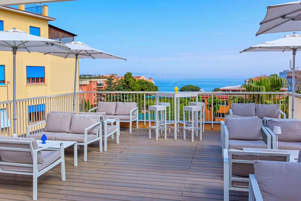 Hotel Michelangelo — Restaurant & bars in Sorrento, Campania