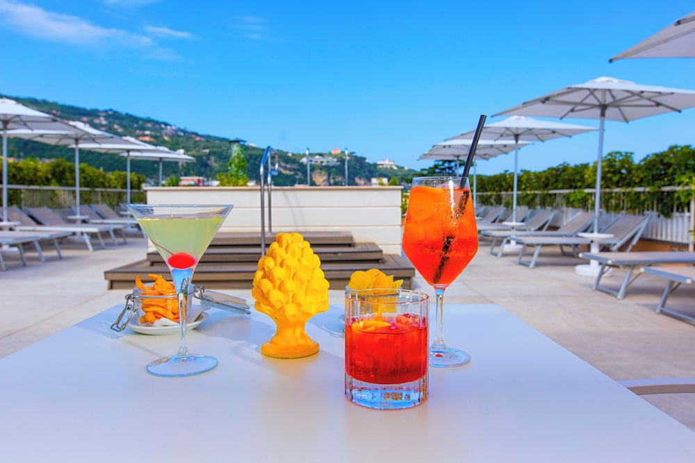 Hotel Michelangelo — Restaurant & bars in Sorrento, Campania