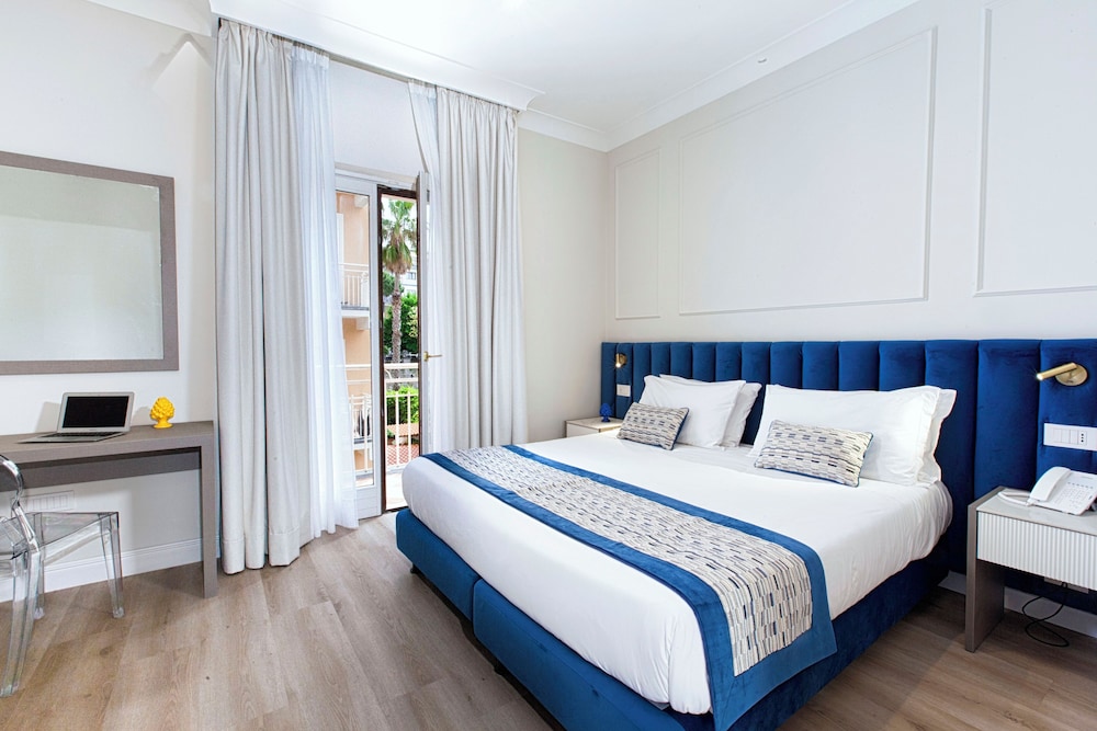 Hotel Michelangelo — Hotel rooms in Sorrento, Campania