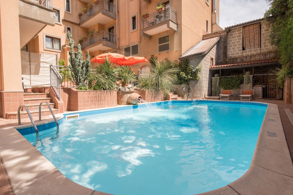 Hotel Michelangelo — Swimming pool in Sorrento, Campania
