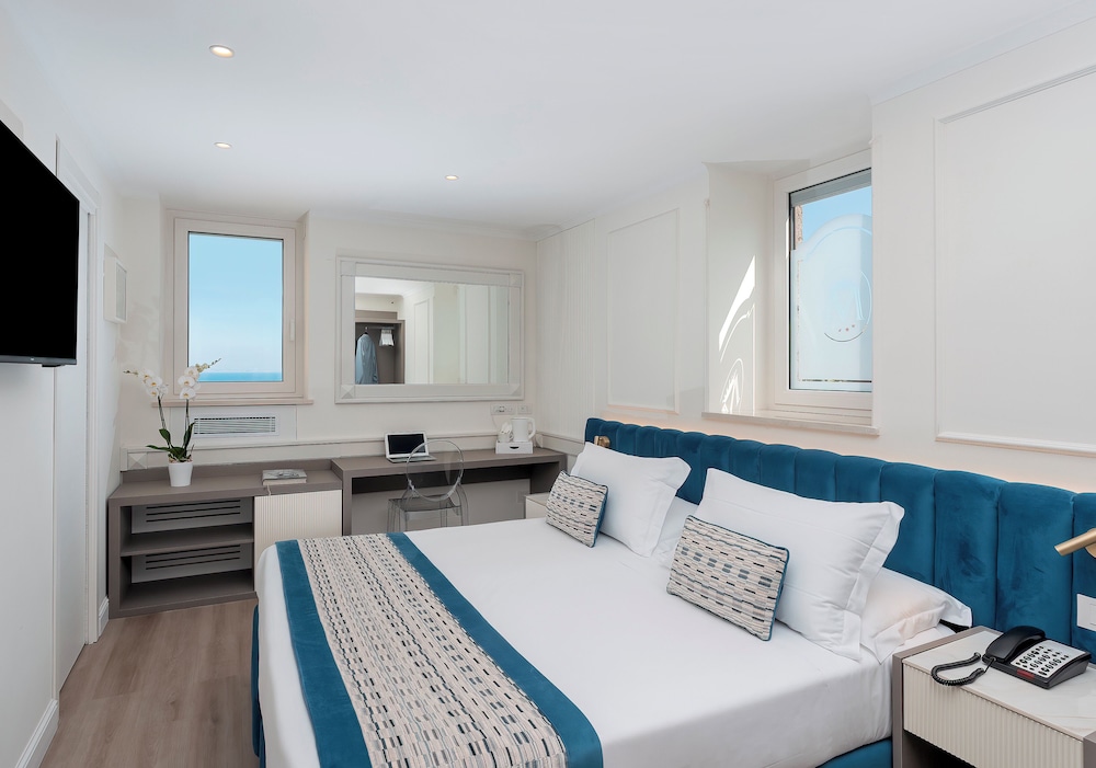 Hotel Michelangelo — Hotel rooms in Sorrento, Campania