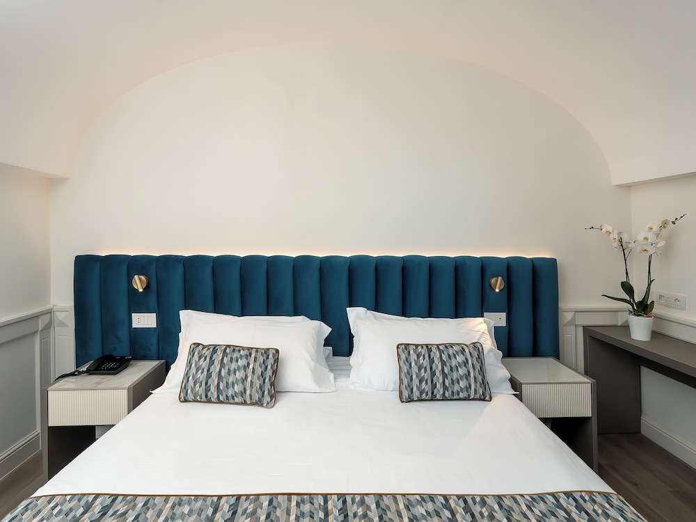 Hotel Michelangelo — Hotel rooms in Sorrento, Campania