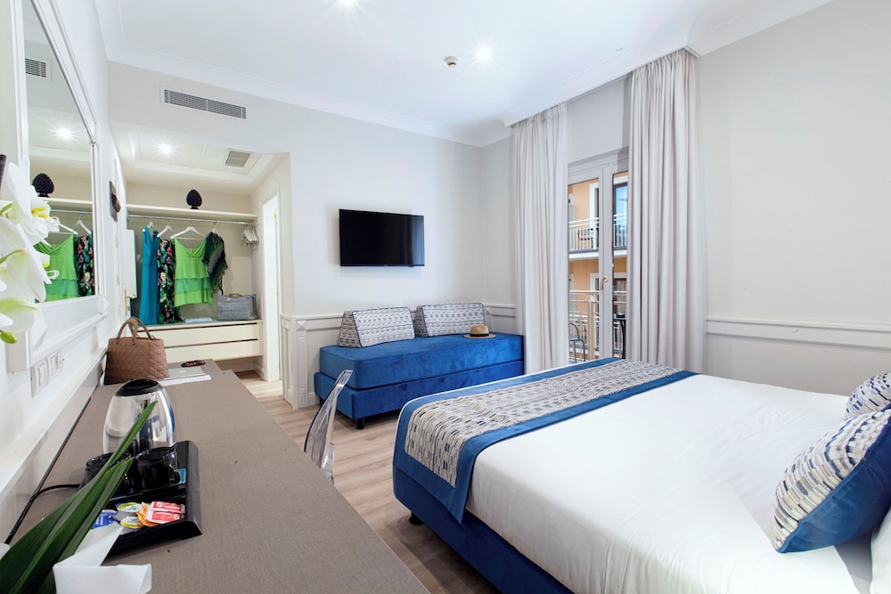 Hotel Michelangelo — Hotel rooms in Sorrento, Campania