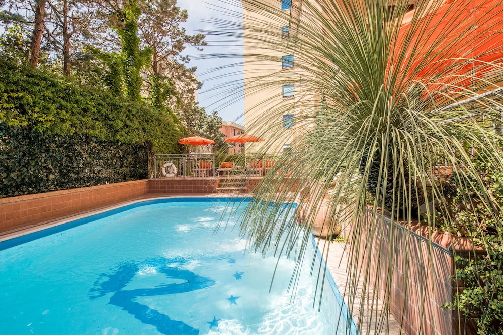 Hotel Michelangelo — Swimming pool in Sorrento, Campania