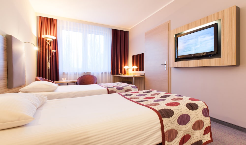 Galaxy Hotel — Hotel rooms in Krakow, Lesser Poland