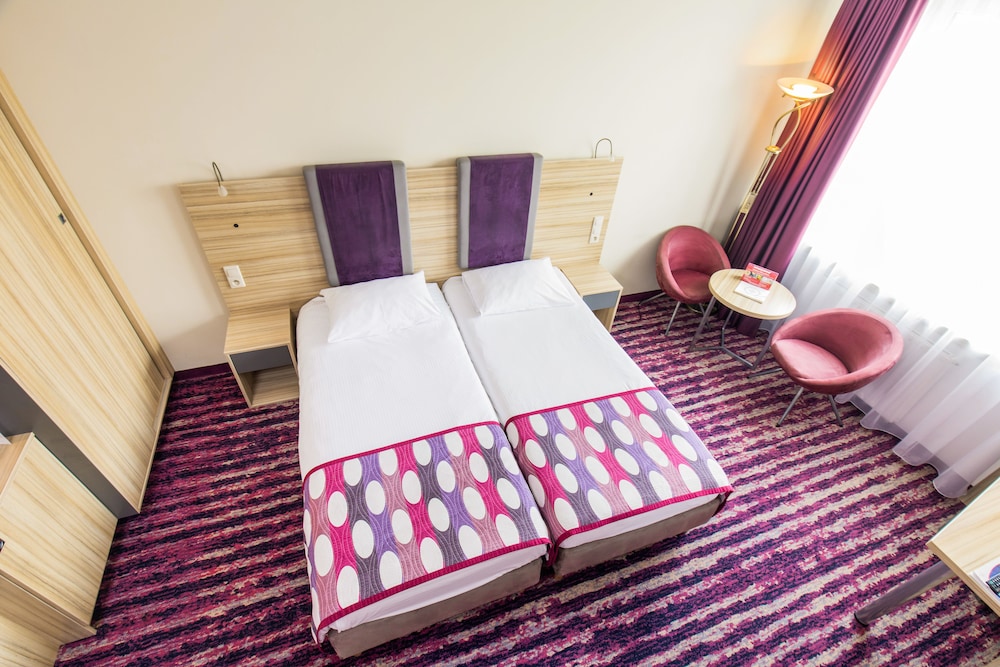 Galaxy Hotel — Hotel rooms in Krakow, Lesser Poland