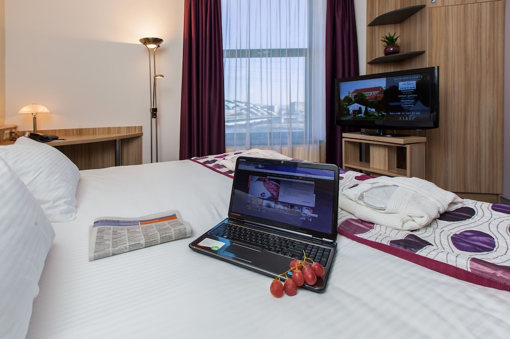 Galaxy Hotel — Hotel rooms in Krakow, Lesser Poland