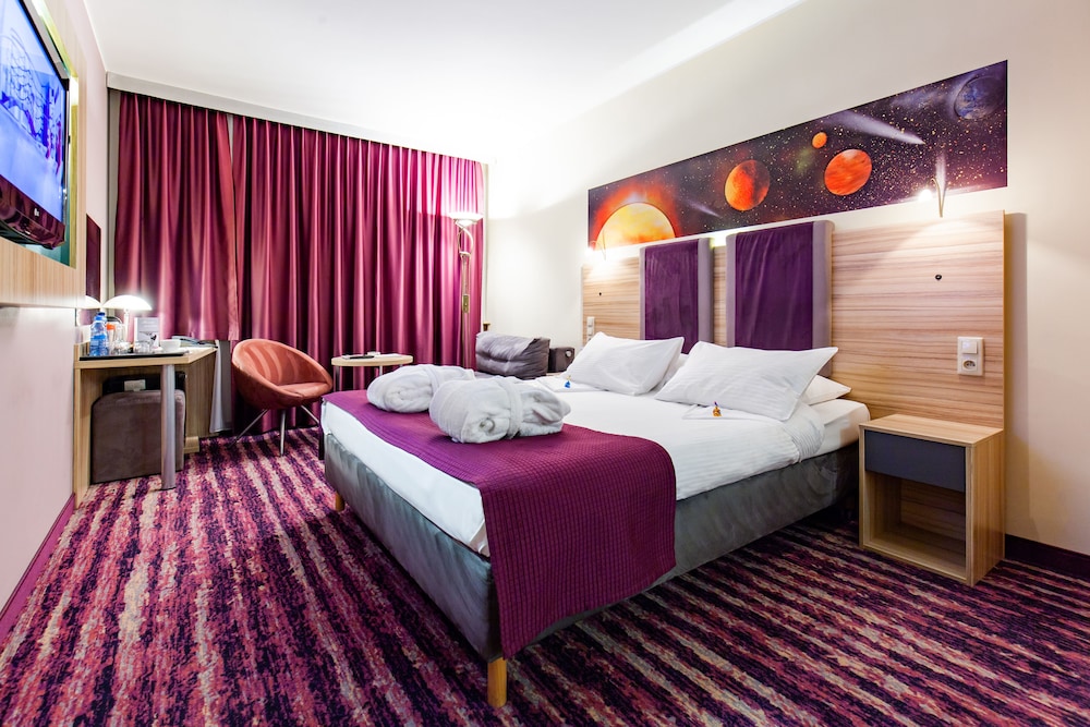 Galaxy Hotel — Hotel rooms in Krakow, Lesser Poland