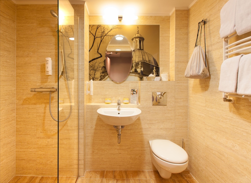 Galaxy Hotel — Hotel rooms in Krakow, Lesser Poland