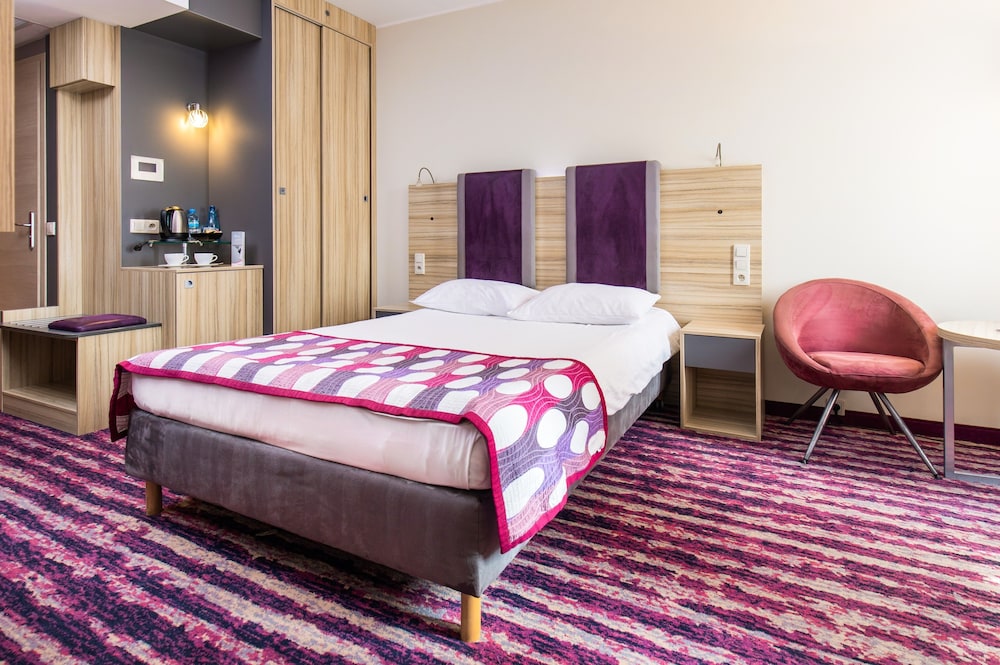 Galaxy Hotel — Hotel rooms in Krakow, Lesser Poland