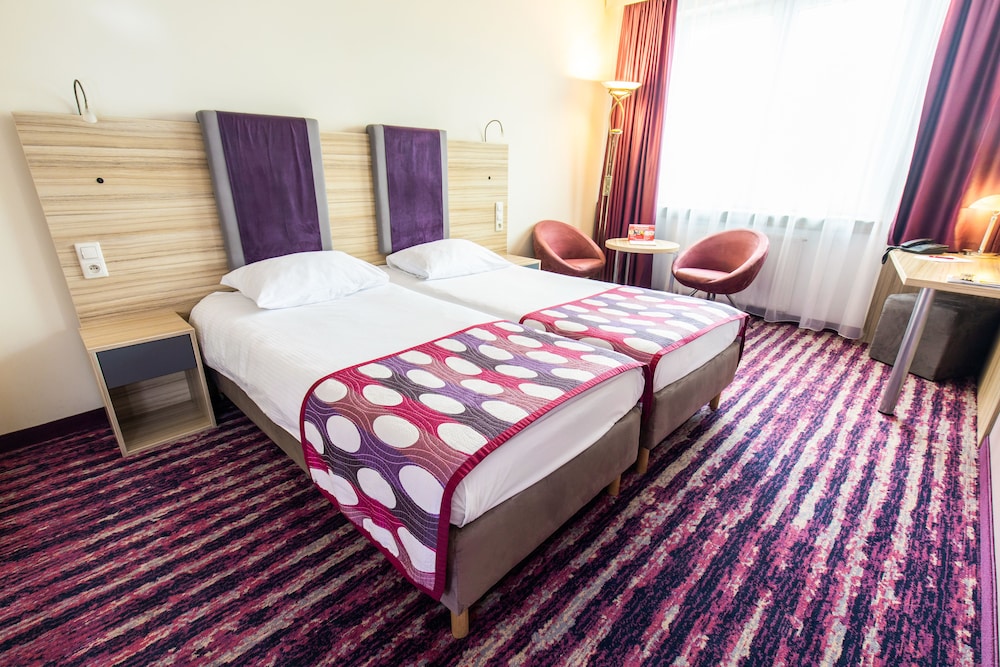 Galaxy Hotel — Hotel rooms in Krakow, Lesser Poland