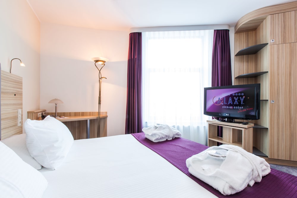 Galaxy Hotel — Hotel rooms in Krakow, Lesser Poland